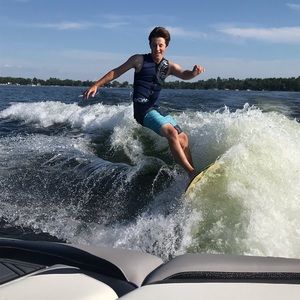 Meet your Posher, Max